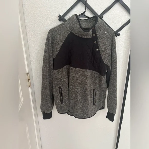 Abercrombie Gray Black Quilted Snap Pullover Sweatshirt‎ Size Medium Cozy Fit - Picture 2 of 4